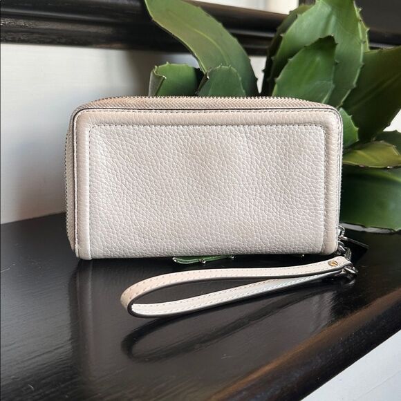 Michael Kors Pebbled Leather Wristlet Wallet Clutch, Zip Around, White - Picture 8 of 8